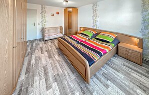 3 chambres, lit parapluie, Wi-Fi gratuit, draps fournis