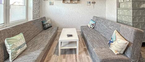 TV, fireplace, stereo