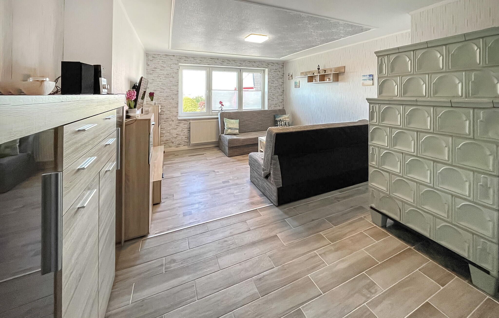 TV, fireplace, stereo