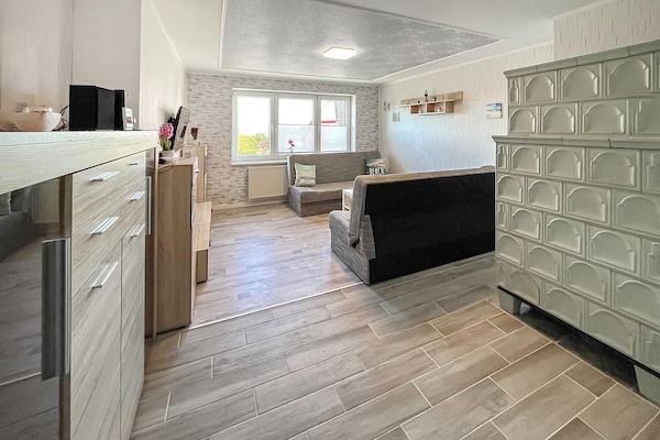 Televisie, een open haard en een stereo