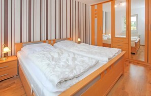 2 habitaciones, cuna de viaje, wifi gratis y ropa de cama 