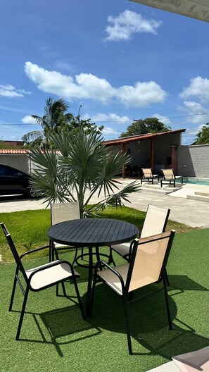 Outdoor dining - Solaris Serrambi Flats (Ipojuca)