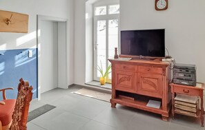 Télévision, chaîne hi-fi