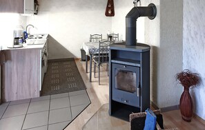 Kylskåp och spishäll