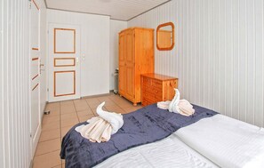 1 Schlafzimmer, Reisekinderbett, kostenloses WLAN, Bettwäsche