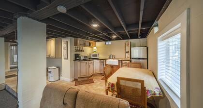 Hot tub, Dock, Fire Pit, Dog Friendly, Golf,