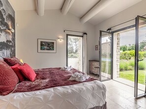 4 Schlafzimmer, Bügeleisen/Bügelbrett, Reisekinderbett, WLAN