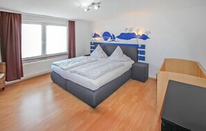 2 bedrooms, travel crib, free WiFi, bed sheets - Stunning apartment in Silz with WiFi (Silz)