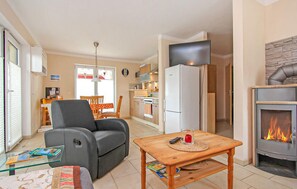 تلفزيون، مدفأة، ستيريو