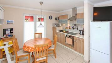 Geladeira, fogão, cooktop, lava-louças