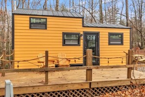 Terrace/patio - Tiny Home, Hiking, & WaterFalls!

 (Altamont)