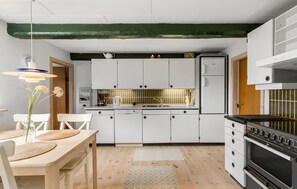 Kühlschrank, Herdplatte, Geschirrspüler