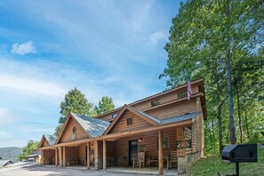 Exterior - Dolly's # 1 (2-Bedroom Condo) with Mountain view by RedAwning (Sevierville)