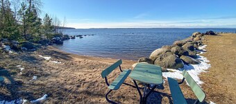 Nice home in Tived with lake view