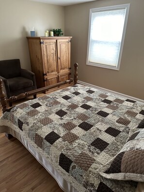 2 bedrooms, desk, iron/ironing board, free WiFi