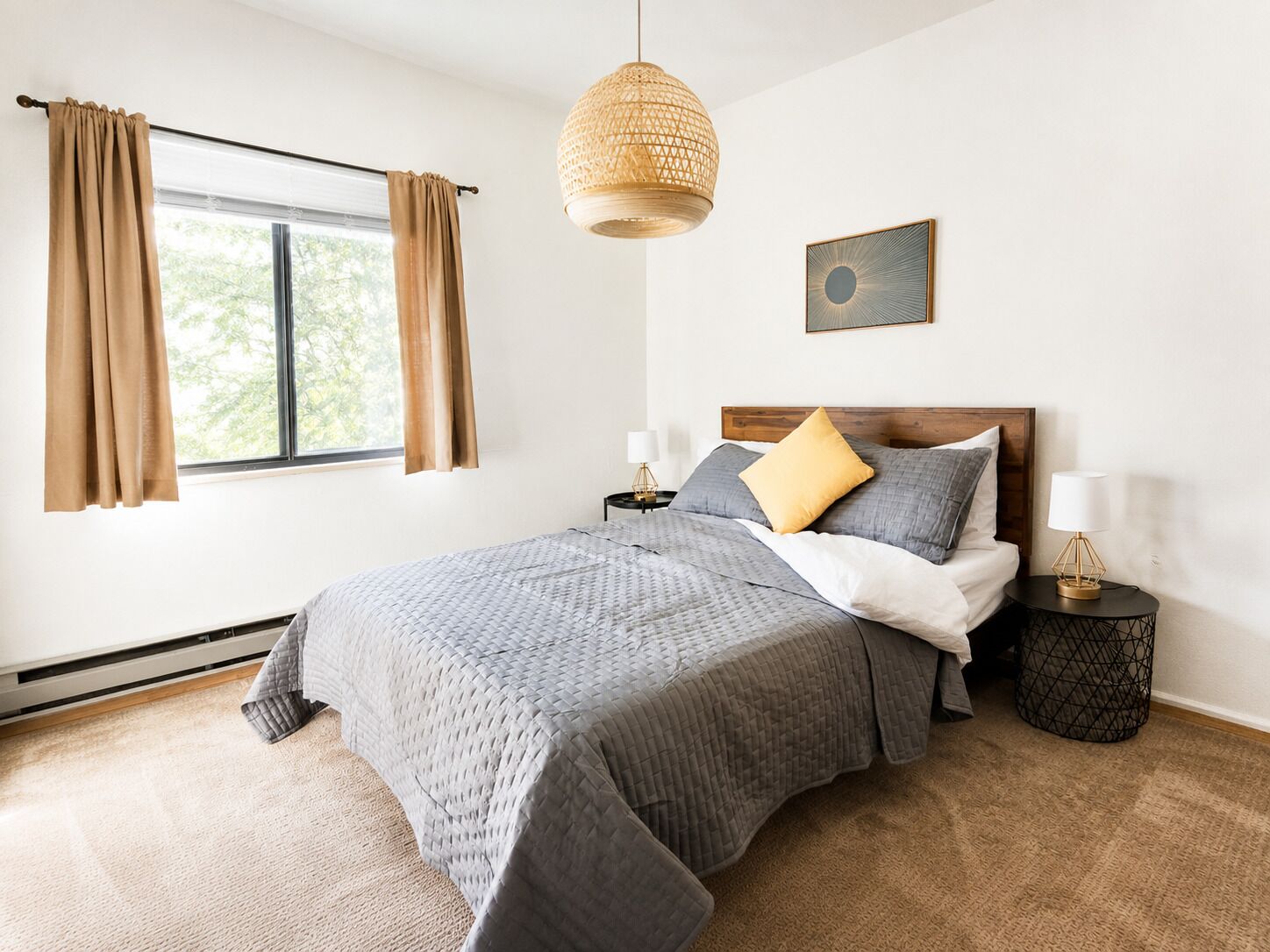 3 Schlafzimmer, Schreibtisch, Bügeleisen/Bügelbrett, Reisekinderbett
