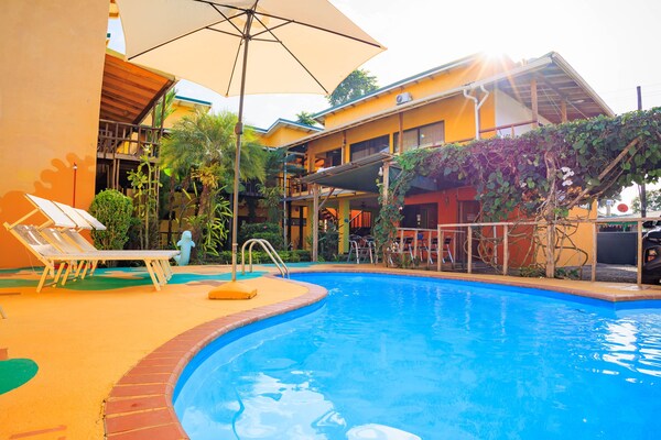 Hotel La Casa De Las Flores Cahuita - Cahuita