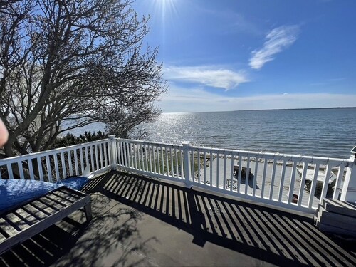 Waterfront Slice of Heaven