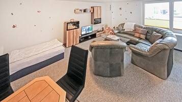 Fernseher, DVD-Player, Stereoanlage