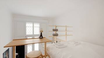 1 chambre, bureau, fer et planche Ă repasser, Wi-Fi