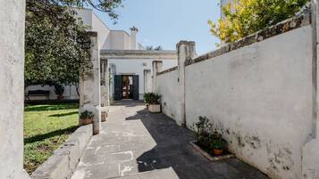 Enceinte de lâhĂ©bergement