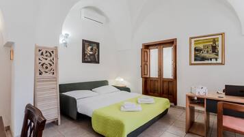 1 chambre, fer et planche Ă repasser, Wi-Fi, draps fournis