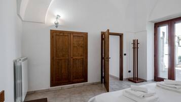 1 camera, ferro/asse da stiro, Wi-Fi, lenzuola