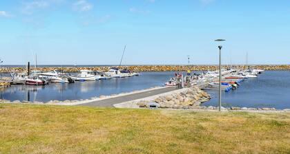 2 bedroom amazing home in Gärsnäs