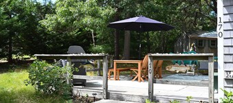 Cape Cottage with 5 beds, large deck, and less than 10 minute walk to the beach!