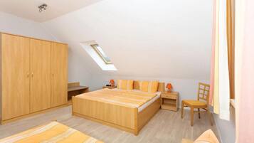 1 bedroom, free WiFi, bed sheets