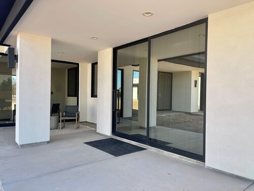 Luxurious King Suite in Gilbert. Kids are Welcome!