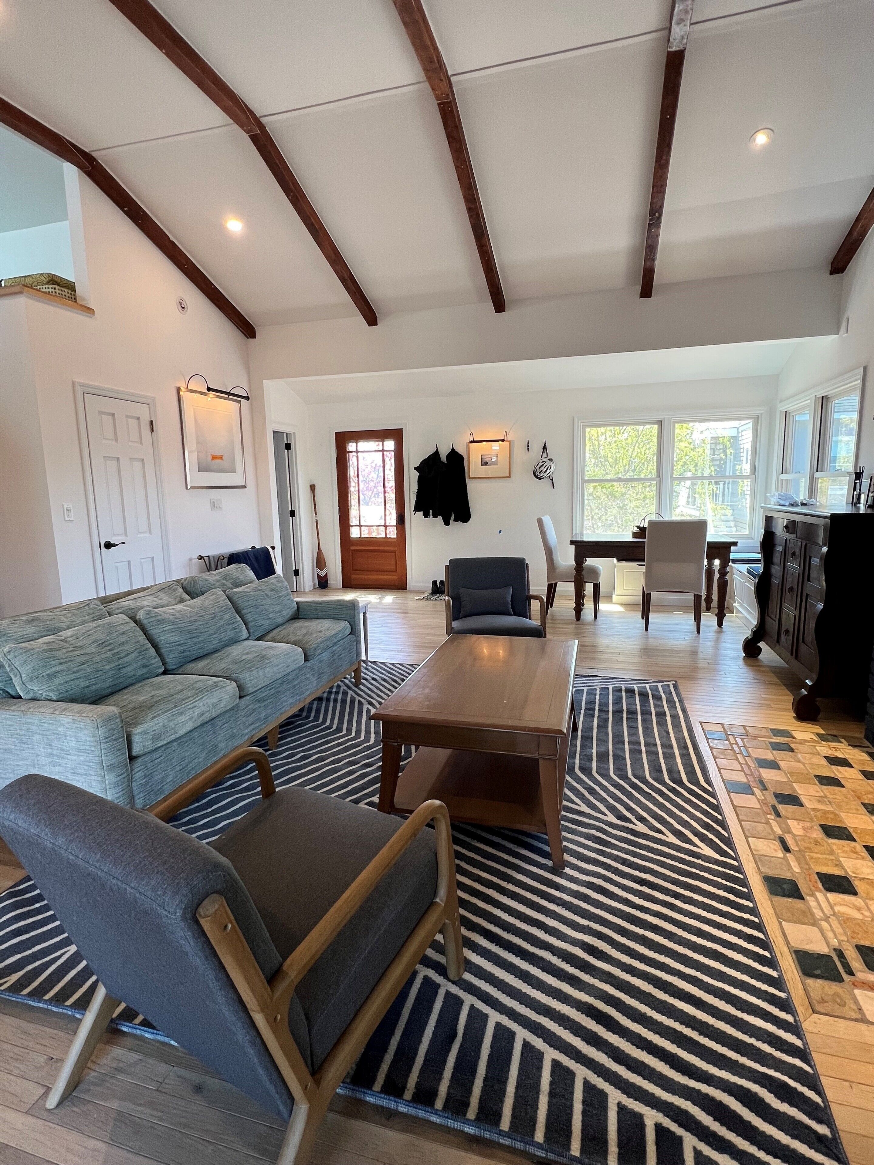 Take It Easy @ Salt Easy - Our Newly Renovated  2:BED - 2:BATH Home