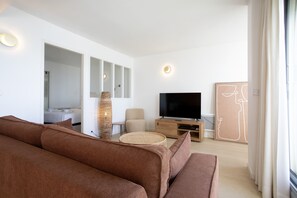 1 bedroom, iron/ironing board, bed sheets