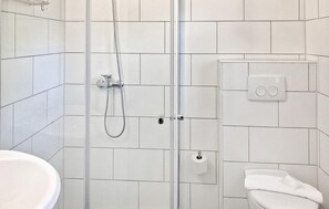 Shower, hair dryer - Beautiful home in Rheinsberg OT Warenthi with WiFi (Rheinsberg OT Warenthi)