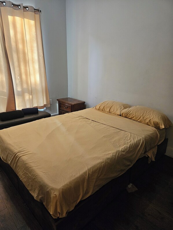 2 chambres, fer et planche à repasser, Wi-Fi, literie fournie