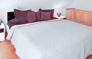 3 bedrooms, travel crib, free WiFi