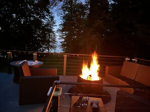Terrace/patio - Lake Ontario Country Home, Beautiful views and access to a rocky private beach. (Sodus)