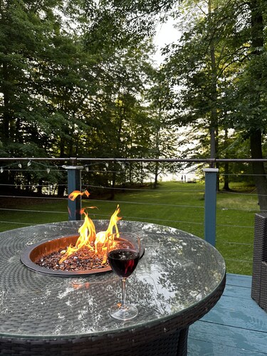 Lake Ontario Country Home, Beautiful views and access to a rocky private beach.