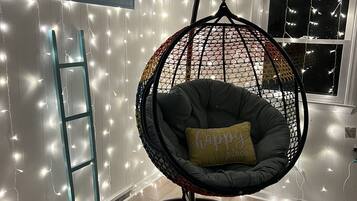 2 slaapkamers, een bureau, een strijkplank/strijkijzer, gratis wifi