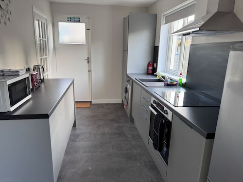 Woodside Residence - great for contractors