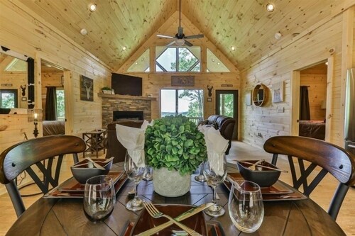 A Cabin In the Sky in Cherry Log Ga