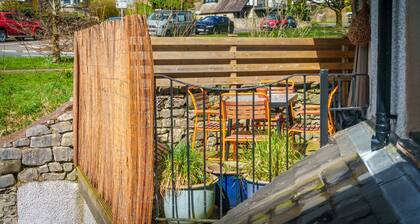7 The Old Woodyard - Dog-friendly Cottage with parking