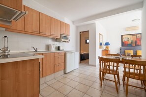 Frigorifero, microonde, forno, macchina per tè/caffè
