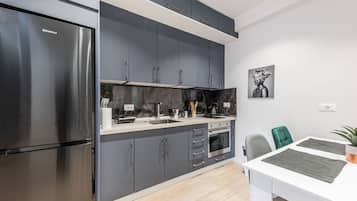 Fridge, oven, stovetop, toaster