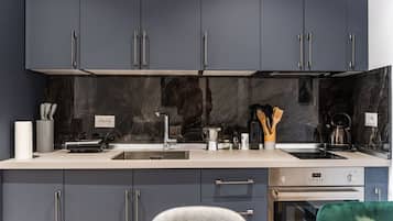 Fridge, oven, stovetop, toaster