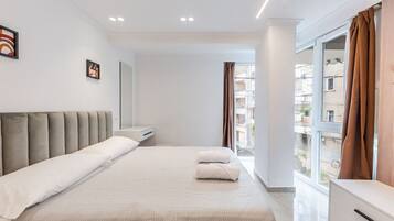 3 bedrooms, desk, iron/ironing board, WiFi