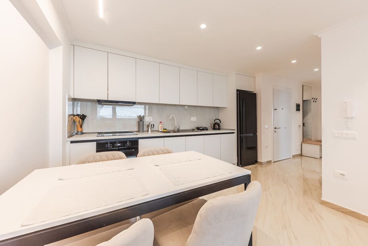 Fridge, oven, stovetop, toaster