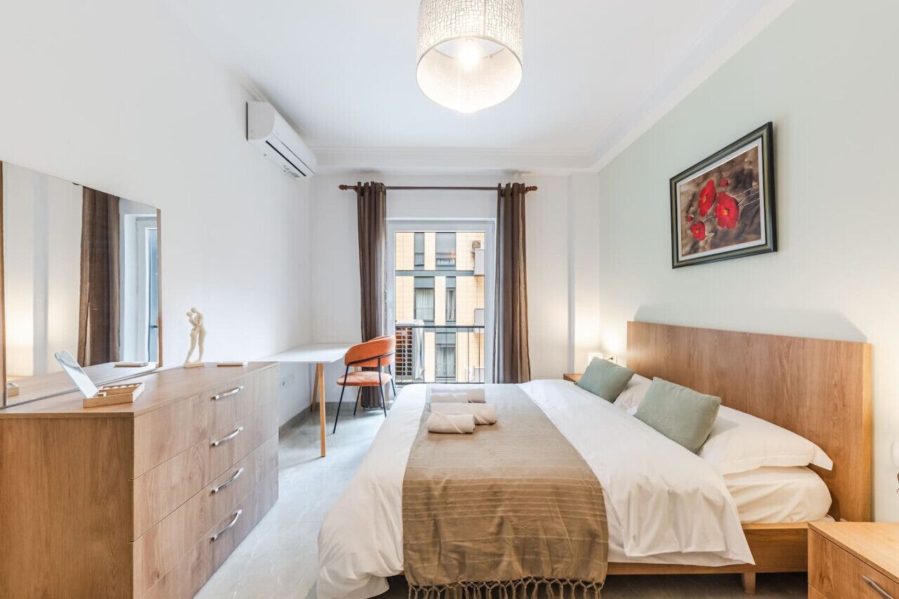 1 bedroom, desk, iron/ironing board, WiFi