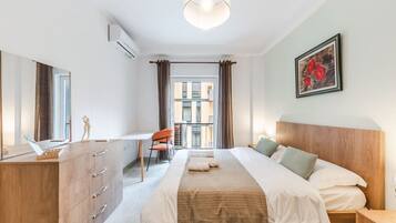 1 bedroom, desk, iron/ironing board, WiFi
