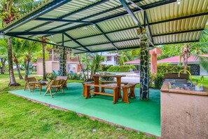 屋外ダイニングエリア